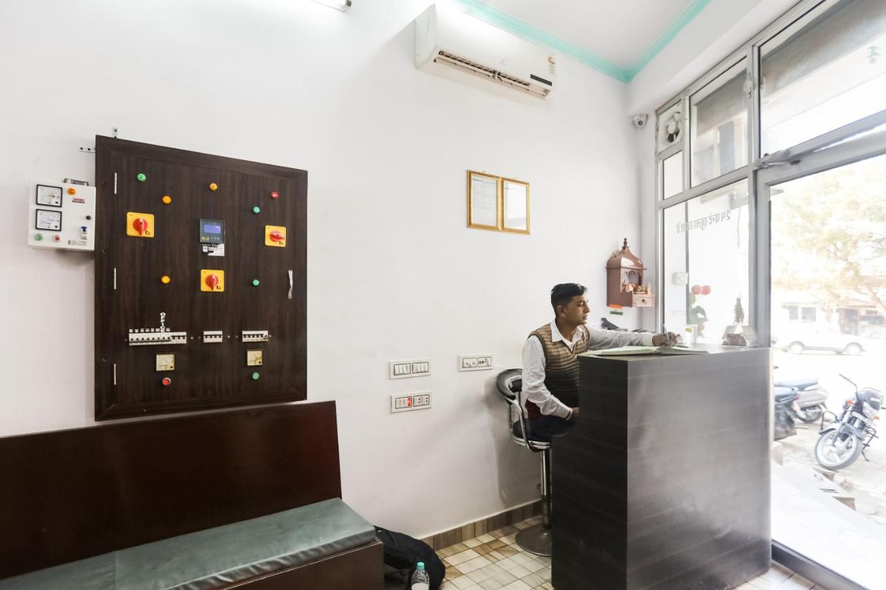 Oyo 69534 Hotel Nanda Tower Hanumāngarh Esterno foto